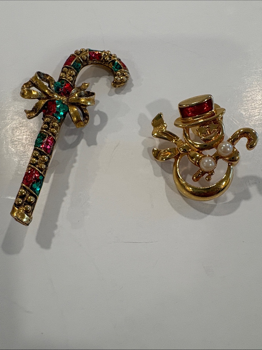 Set of 2 Candy cane and snowman pins